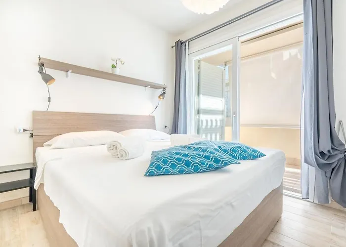 Stella Marina House - A Short Walk From The Sea *