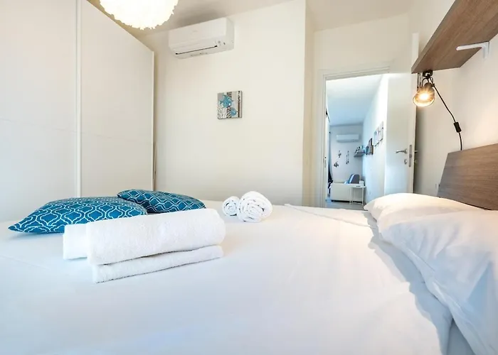 Stella Marina House - A Short Walk From The Sea *