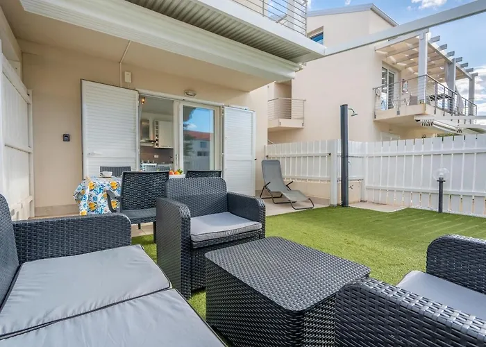 Stella Marina House - A Short Walk From The Sea
