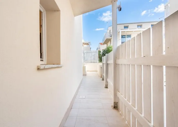 Stella Marina House - A Short Walk From The Sea *